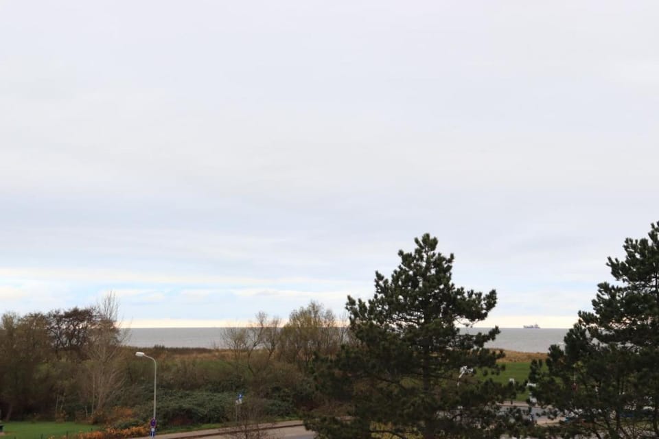 Ferienwohnung mit Seeblick und Schwimmbadnutzung in Cuxhaven House in Cuxhaven