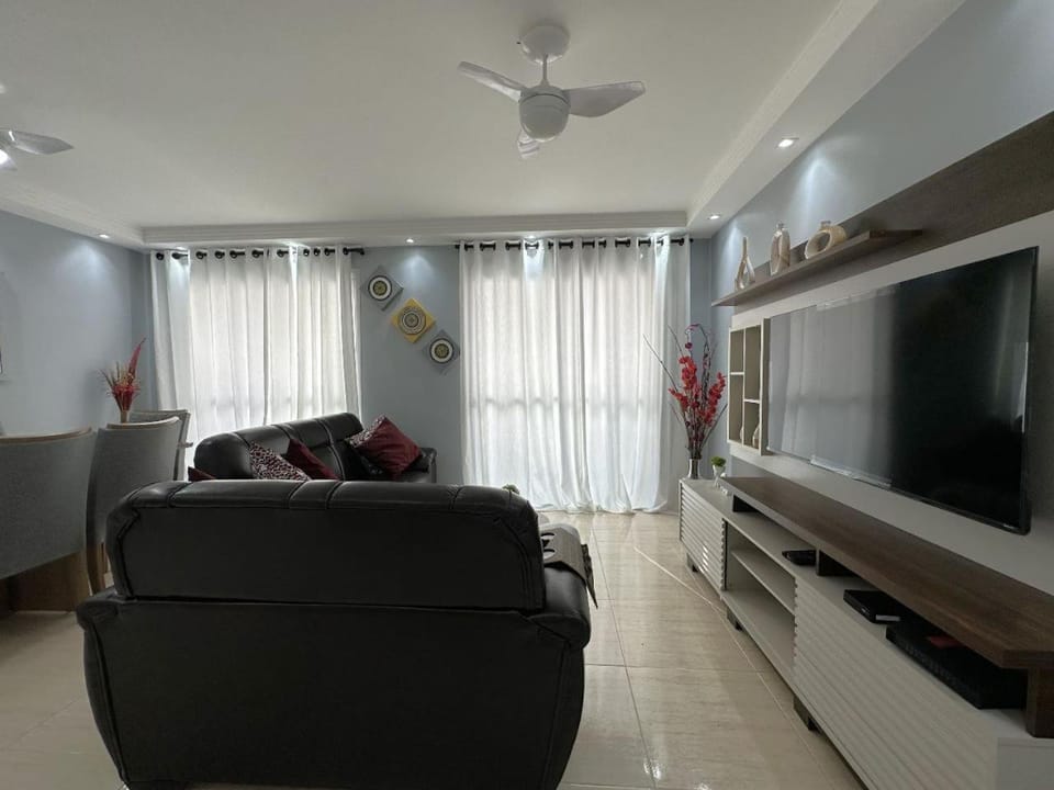 Apartamento a poucos metros da Praia Apartment in State of São Paulo