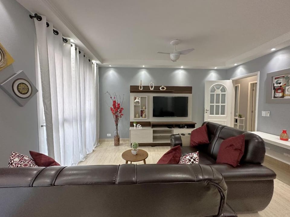 Apartamento a poucos metros da Praia Apartment in State of São Paulo