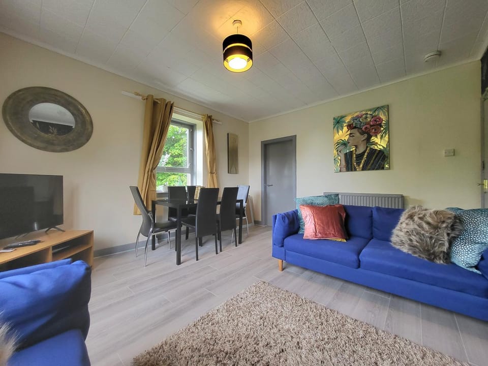 TV and multimedia, Living room, Dining area