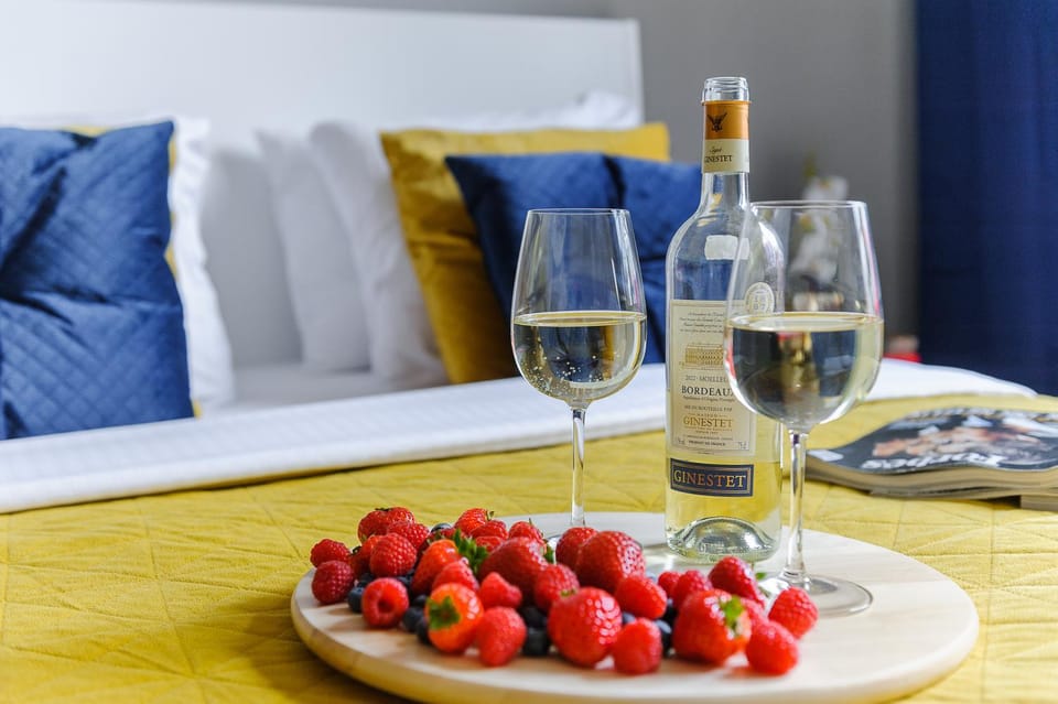 Restaurant/places to eat, Bedroom