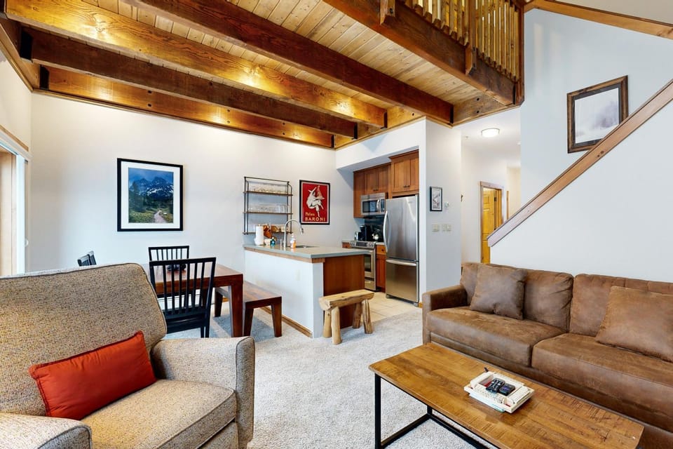 Knocking at Nature's Door Apartment in Keystone
