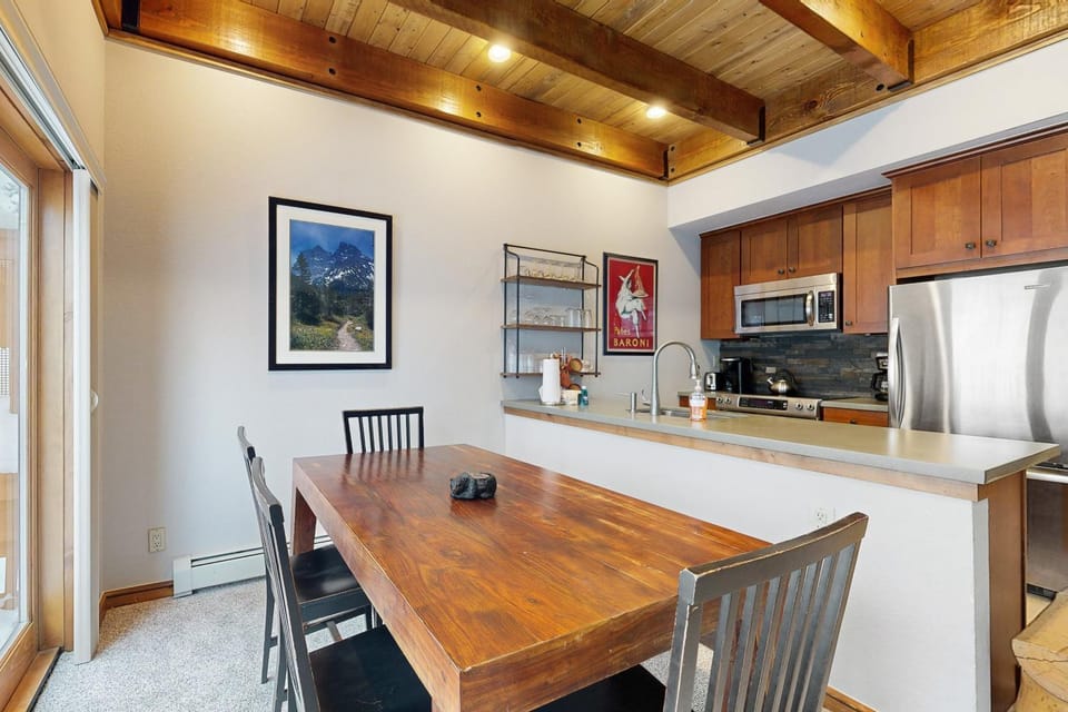 Knocking at Nature's Door Apartment in Keystone