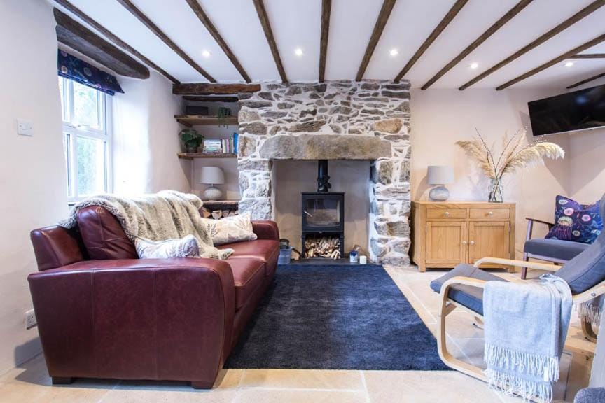 Gorgeous Cottage Near the Sea. Dog Friendly. House in Wales