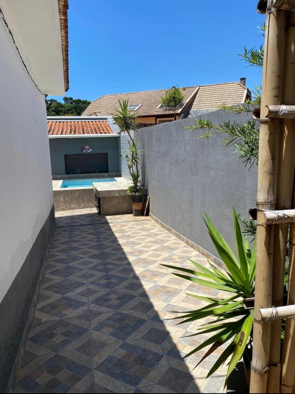 Casa agradável com pequena piscina ! House in Águas de Lindóia