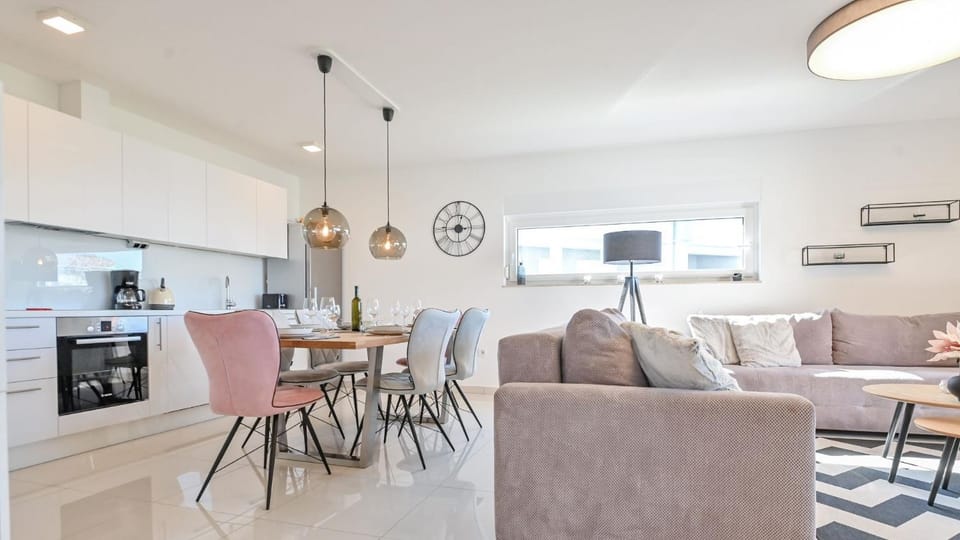 Balcony/Terrace, Living room, Dining area, air conditioner