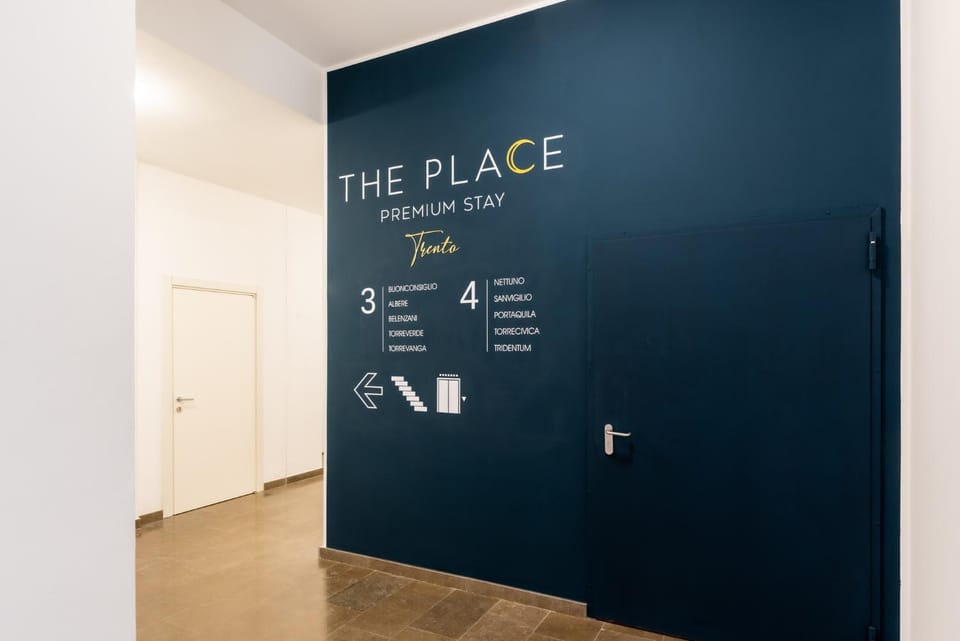 Lobby or reception, Logo/Certificate/Sign