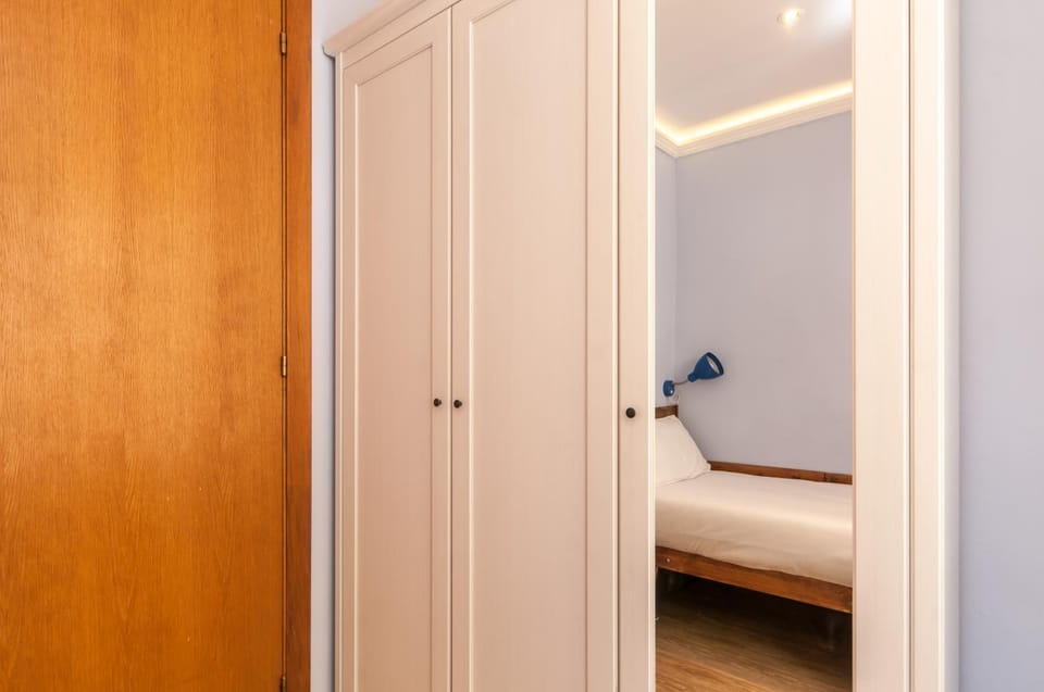 Bed, Bedroom, wardrobe