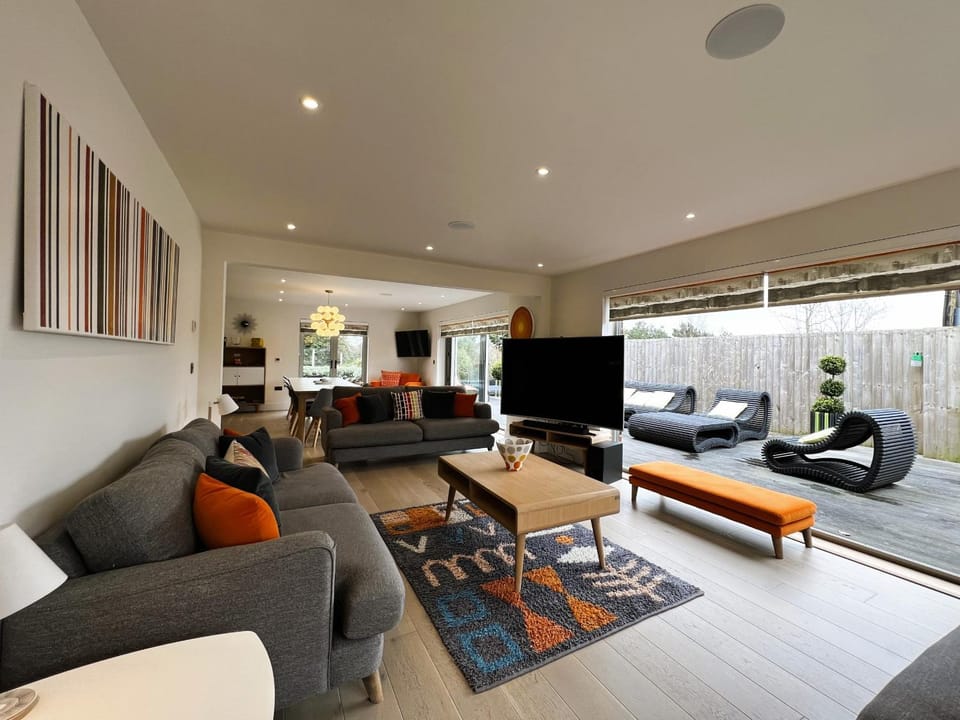 Communal lounge/ TV room, Living room