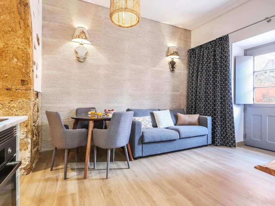 Vita Portucale ! Setúbal Historical City Center Apartment in Setúbal Municipality