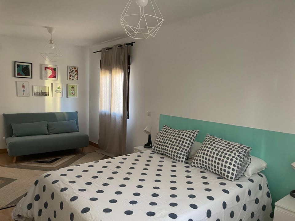 Photo of the whole room, Bedroom