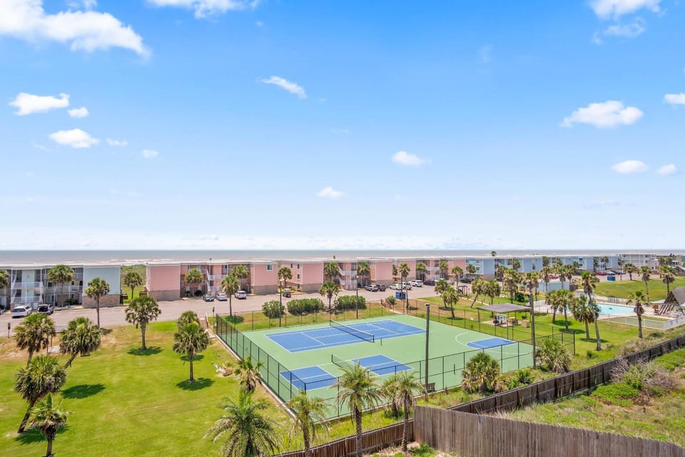 Bird's eye view, Garden, Tennis court, Sea view, Swimming pool