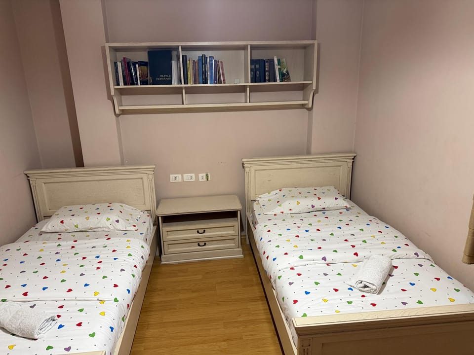 Bed, Library, Photo of the whole room, Bedroom