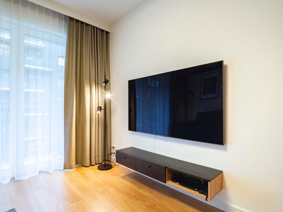 Communal lounge/ TV room, TV and multimedia, Evening entertainment