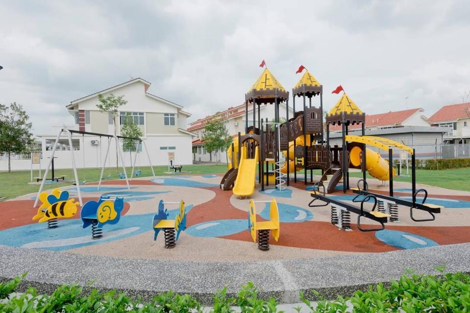Desaru 16Pax Family with Private Mini Pool & Jacuzzi House in Johor
