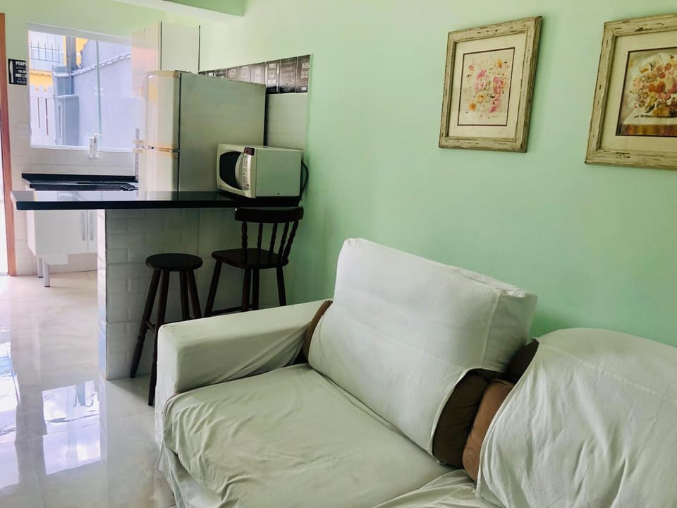 Kitchen or kitchenette, Living room, Seating area, Dining area, minibar, oven