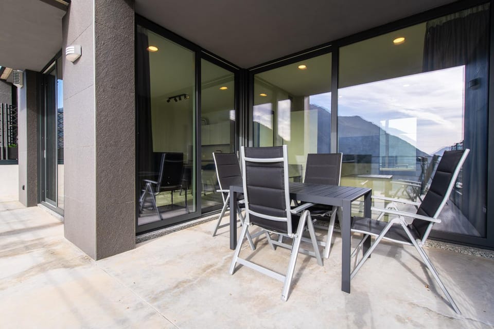 Day, Natural landscape, View (from property/room), Balcony/Terrace, Dining area