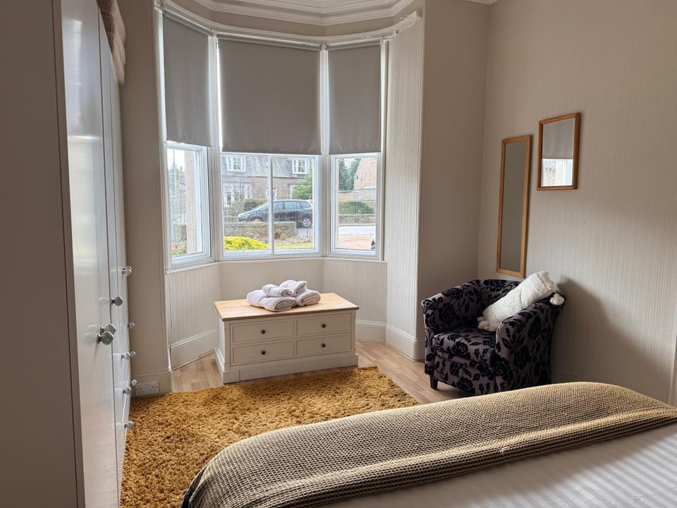 Spacious 2 Bedroom Flat in heart of Ballater Apartment in Ballater