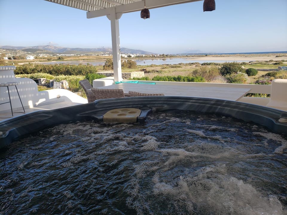 Natural landscape, Hot Tub, Hot Tub, Balcony/Terrace, Beach