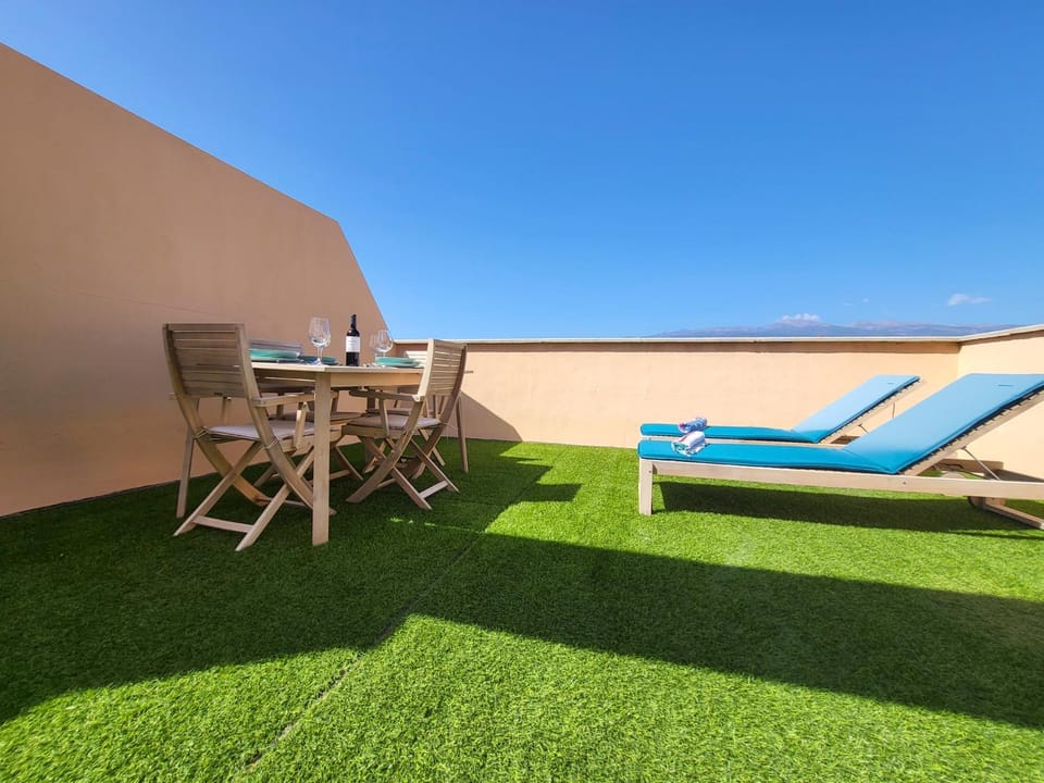 Natural landscape, Dining area, sunbed
