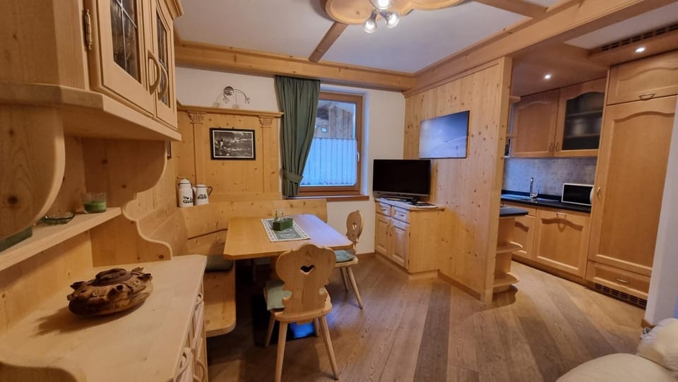 TV and multimedia, Dining area
