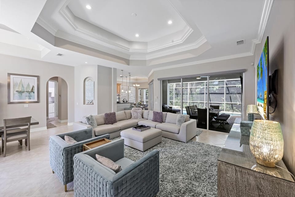 Home with pool/spa, ping pong and steps to beach/food House in Marco Island