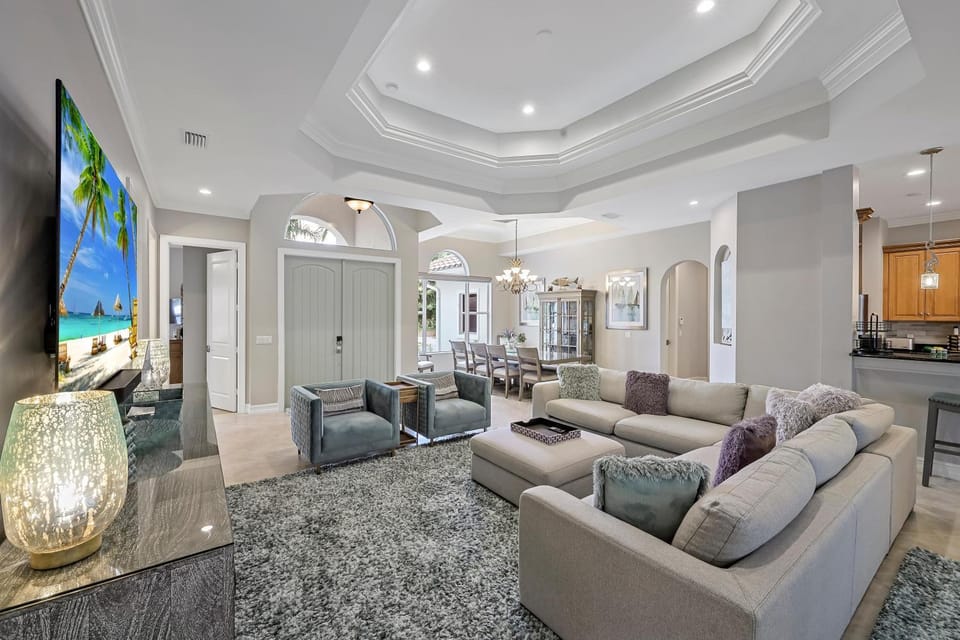 Home with pool/spa, ping pong and steps to beach/food House in Marco Island