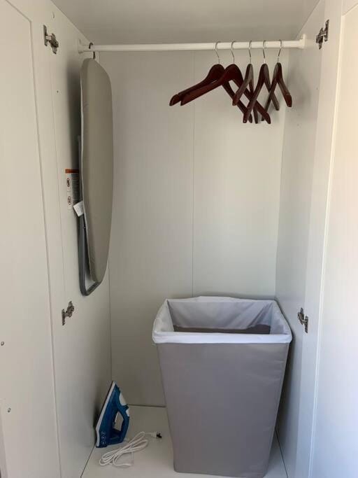 King Garden Suite - 10 mins to Beach and LAX Apartment in Los Angeles