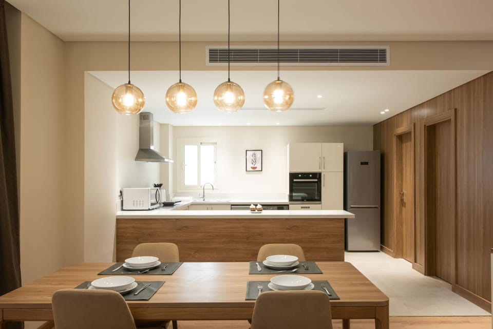Kitchen or kitchenette, Photo of the whole room, Dining area, microwave, air conditioner