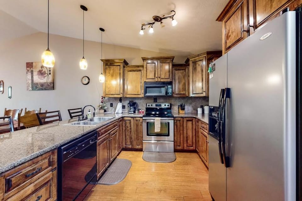 The Bluffs Lakeview House in Branson