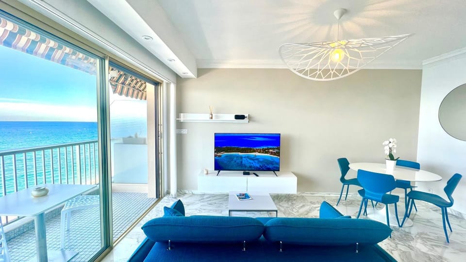 TV and multimedia, Living room, Dining area, Sea view