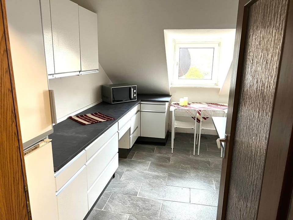 Kitchen or kitchenette, Dining area, minibar, oven, pet friendly, stove