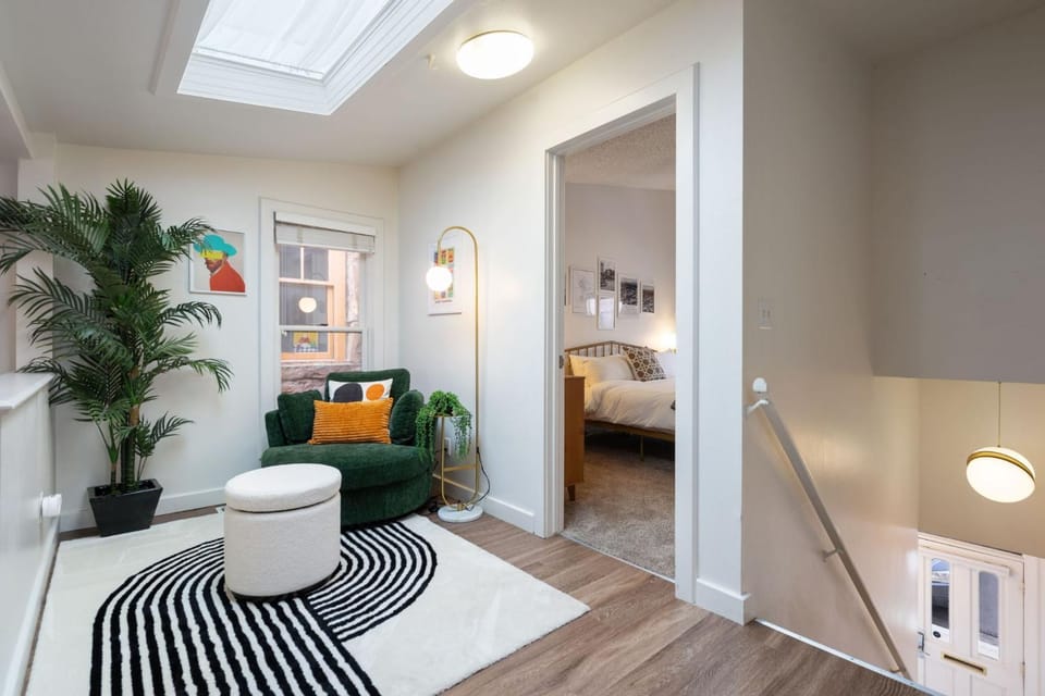 Pine Street Loft Steps from Old Town Square Villa in Fort Collins
