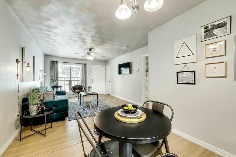 Global Cup The Art Deco and Arboretum Tickets Included Apartment in Dallas