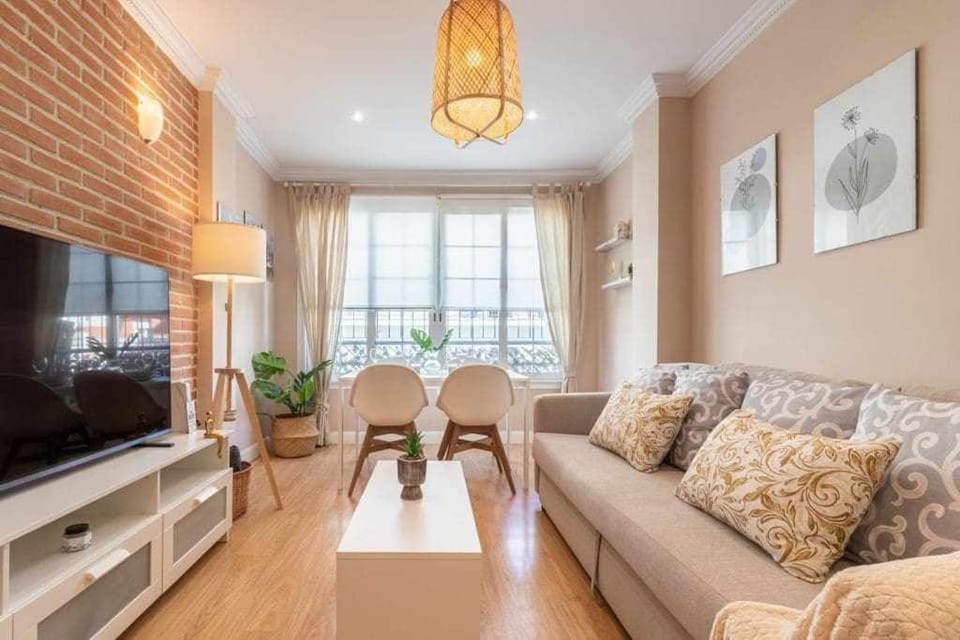 Apartamento 3 en Estadio del Sevilla, 8 plazas y m Apartment in Seville