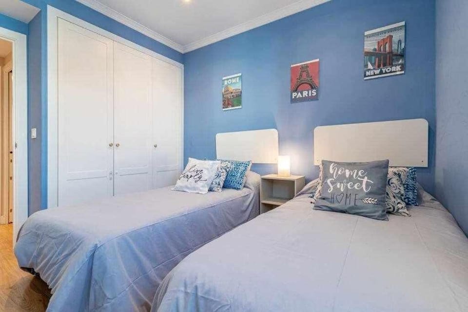 Apartamento 3 en Estadio del Sevilla, 8 plazas y m Apartment in Seville