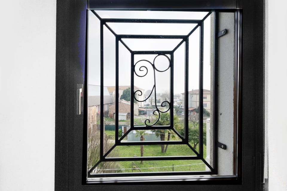 Property building, Bird's eye view, View (from property/room), Landmark view