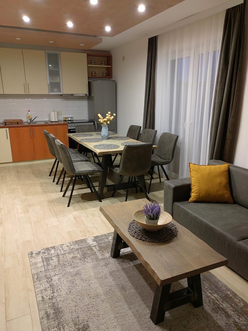 Kitchen or kitchenette, Living room, Seating area, Dining area