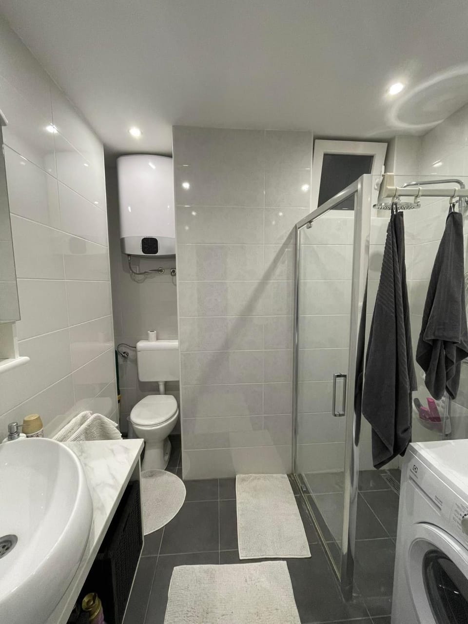 Shower, Toilet, Bathroom