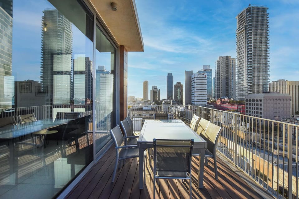 Balcony/Terrace, City view