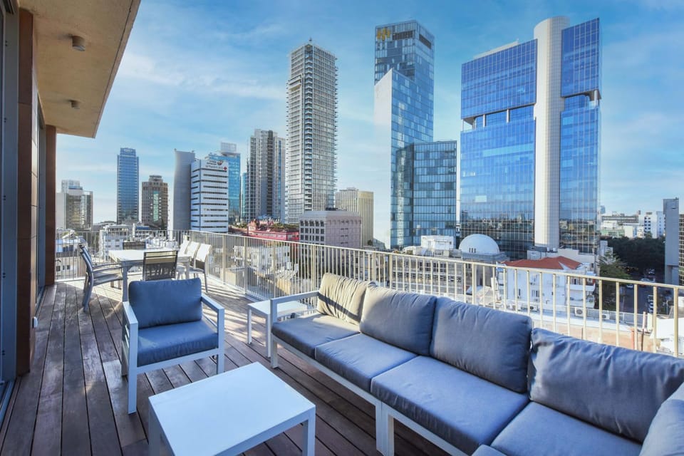 Balcony/Terrace, City view