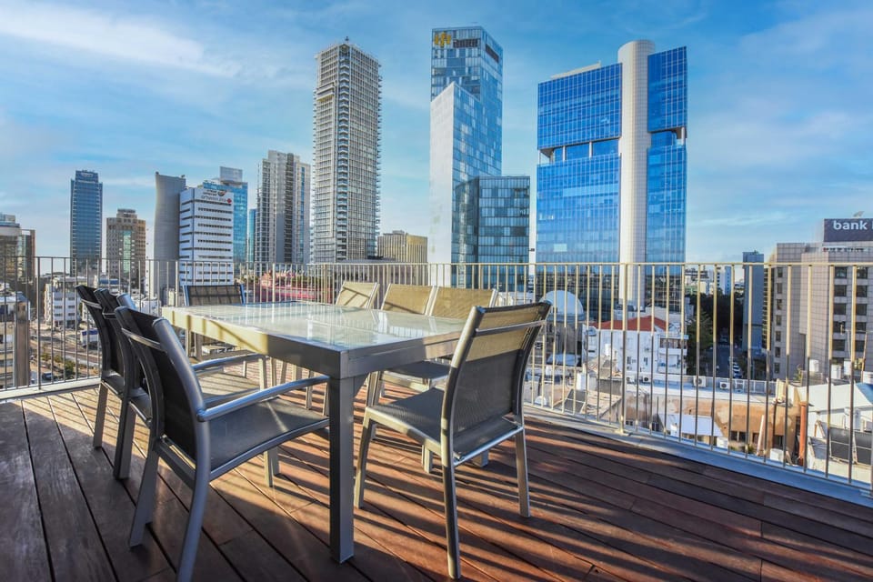 Balcony/Terrace, City view