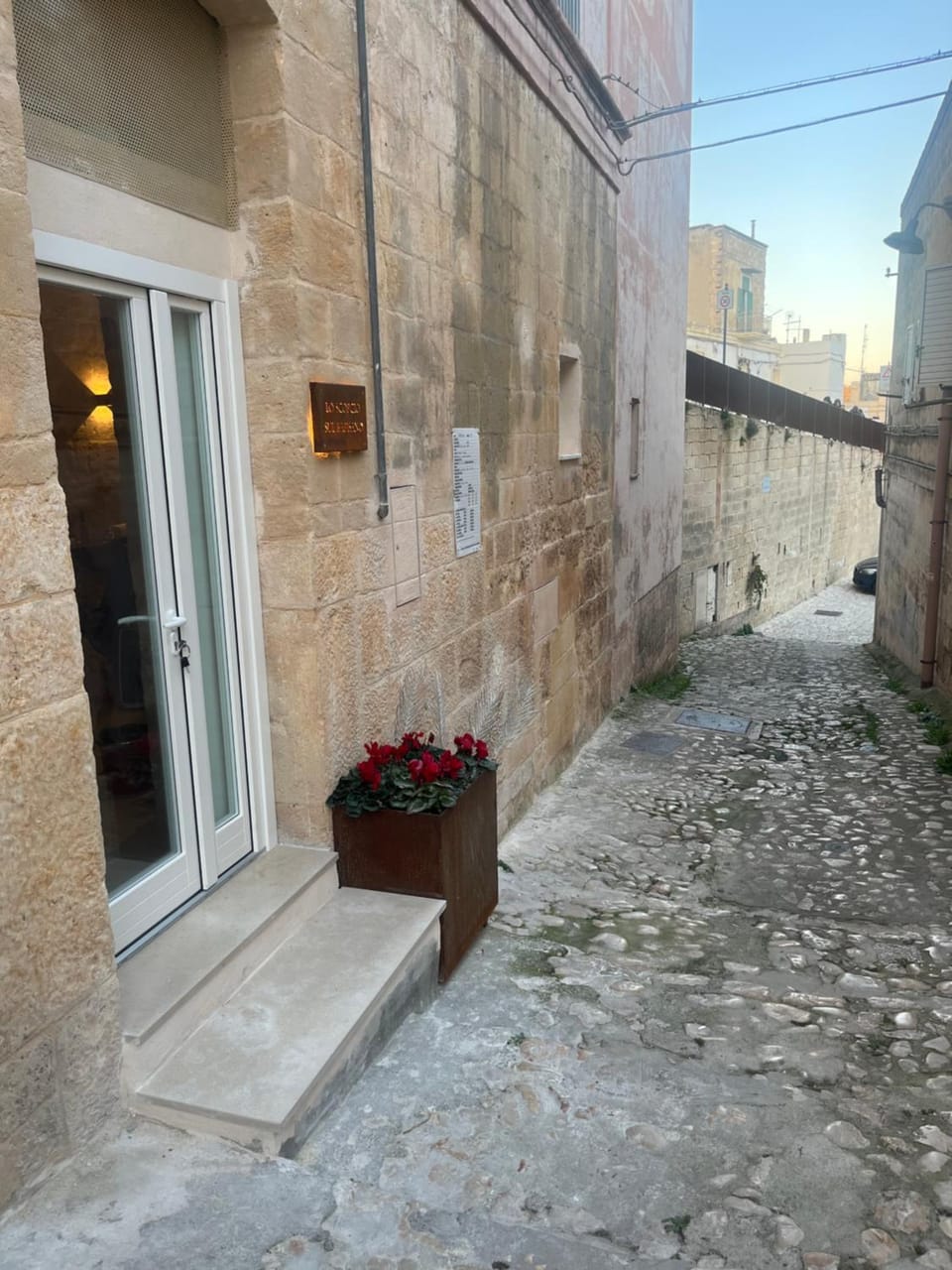 Property building, Neighbourhood
