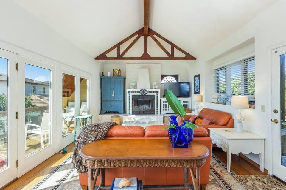 Oceanview, Walk To Beach, Fire Pit House in Carlsbad
