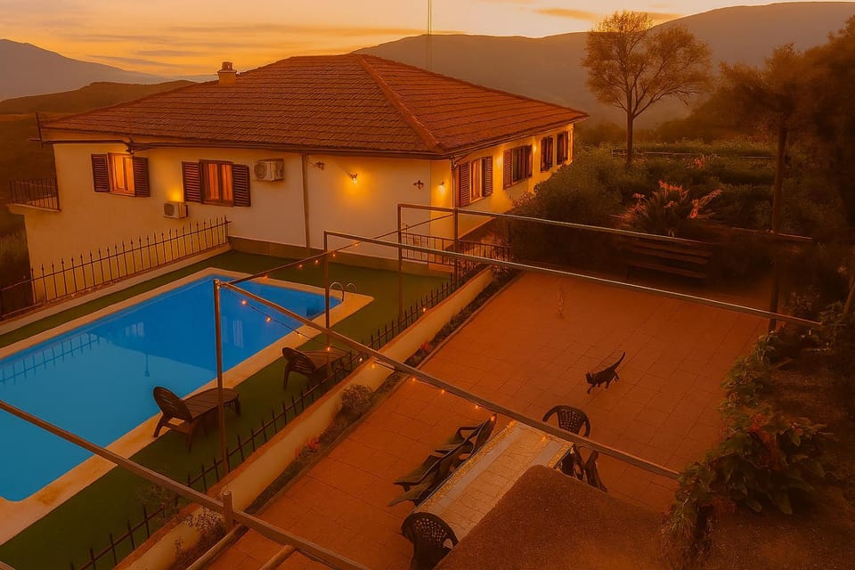Property building, Garden, Swimming pool