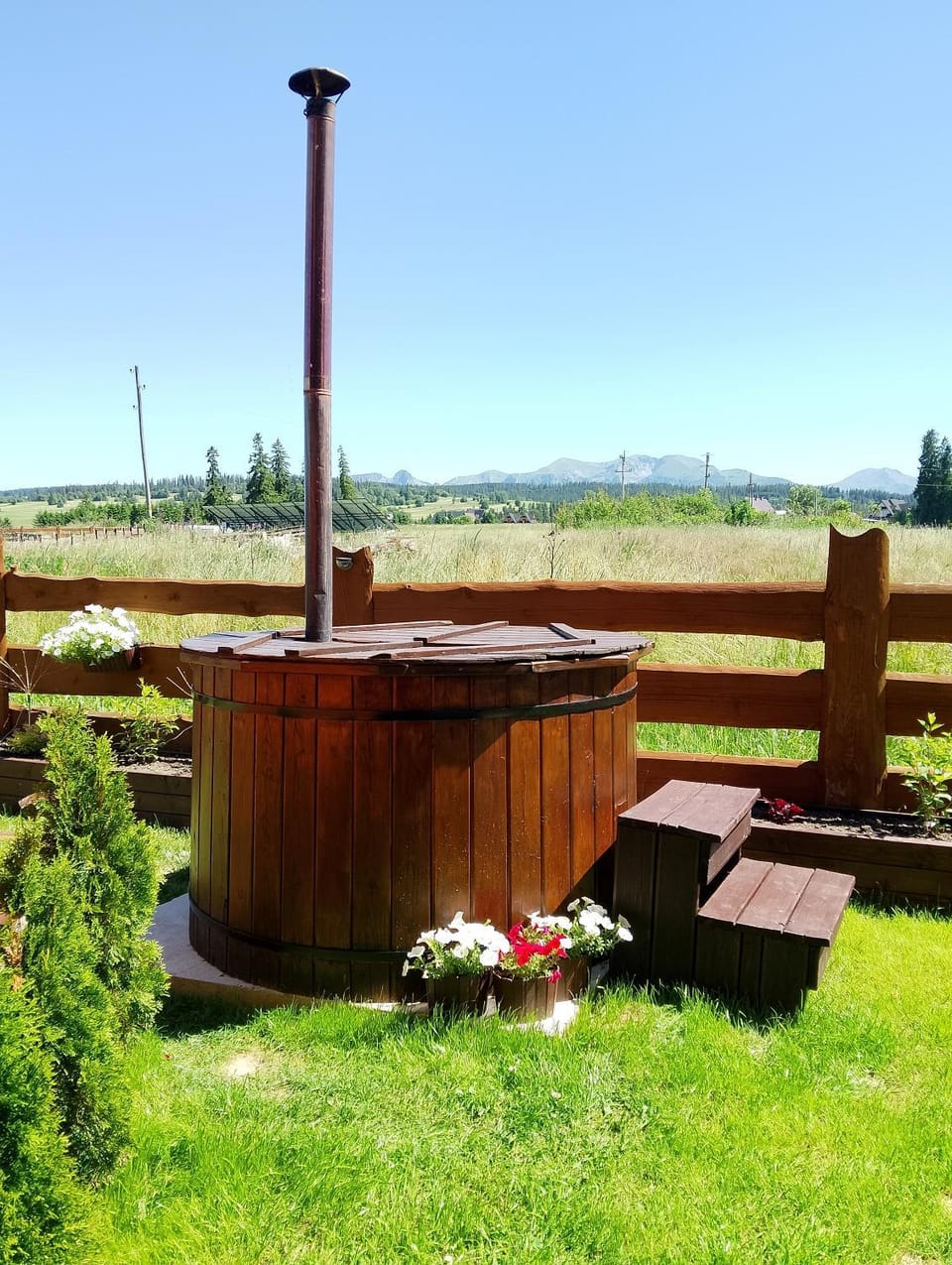 Mały Zakątek Dzianisz "Balia na wyłączność" Chalet in Lesser Poland Voivodeship