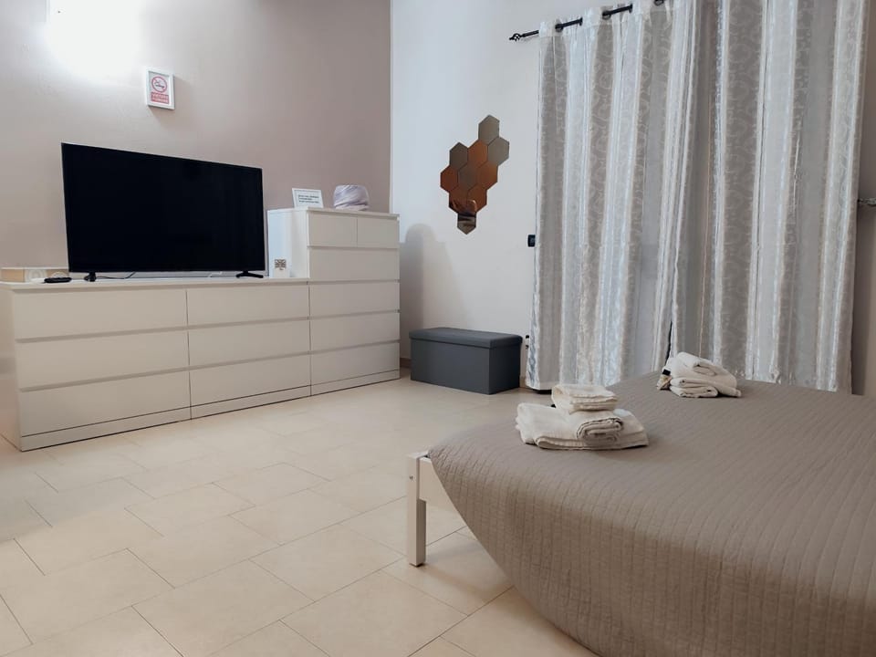 Appartamento Sofia accogliente monolocale in zona residenziale strategica wifi gratuito Apartment in Lombardy