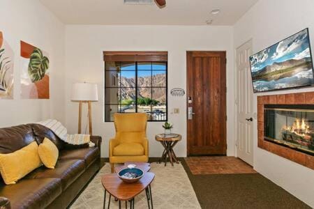 CLR111 Upstairs 1 Bedroom Casa Near Old Town LQ Apartment in Indian Wells