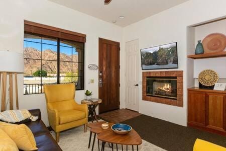 CLR111 Upstairs 1 Bedroom Casa Near Old Town LQ Apartment in Indian Wells