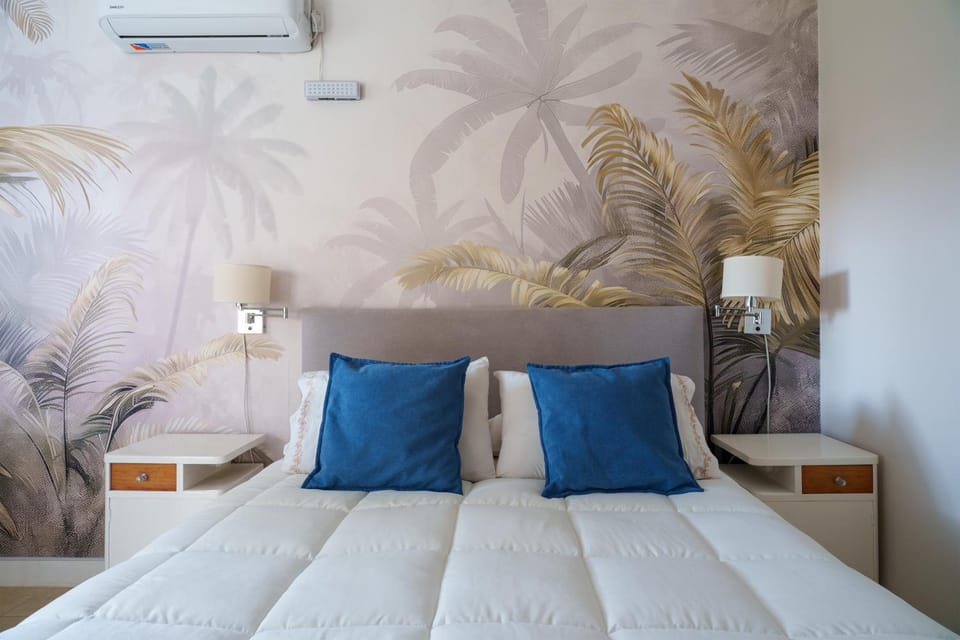 Bed, Bedroom, air conditioner